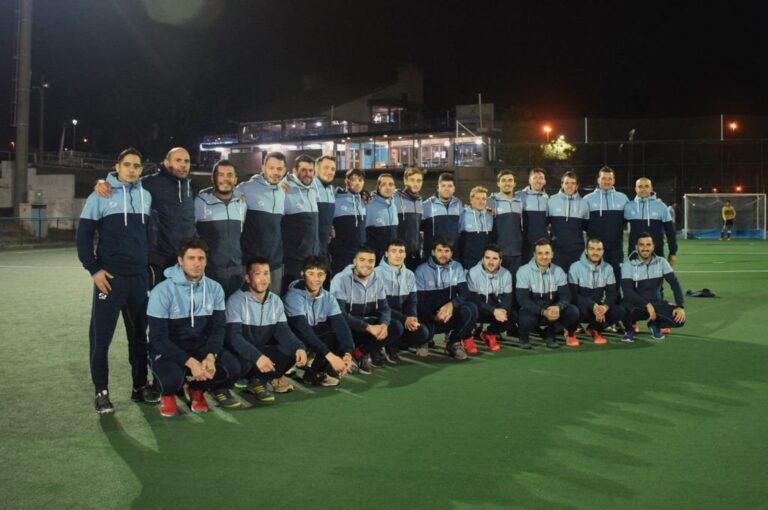 El plantel masculino del Paraná Rowing