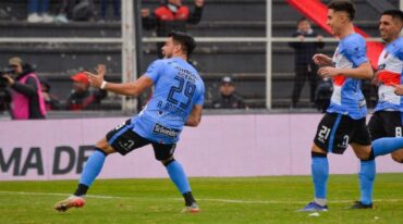 Patronato festejó nuevamente en Paraná ante el Rojo con doblete de Axel Rodróguez