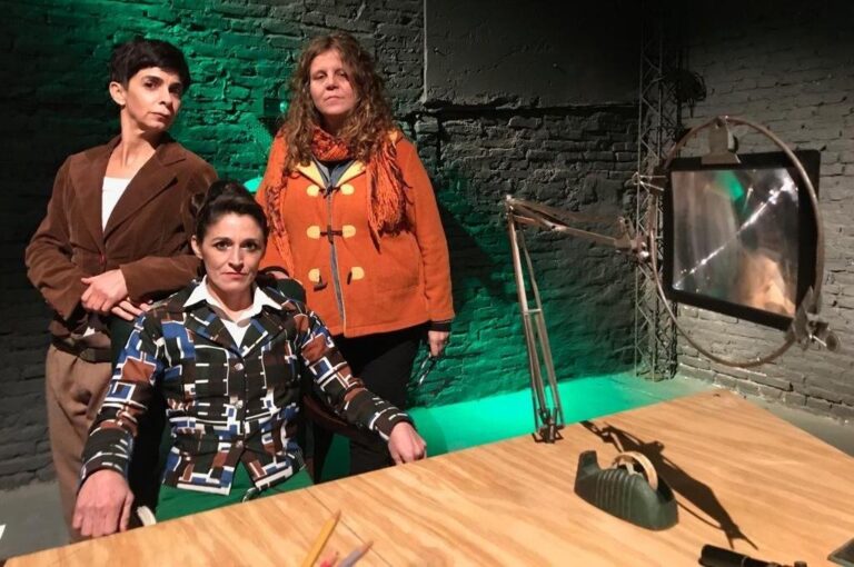 Esta Máquina no era Dios es desde julio del 2019 su última producción escénica y tendrá su función de despedida el próximo sábado 2 de julio. Gentileza: Eduardo Bodiño.