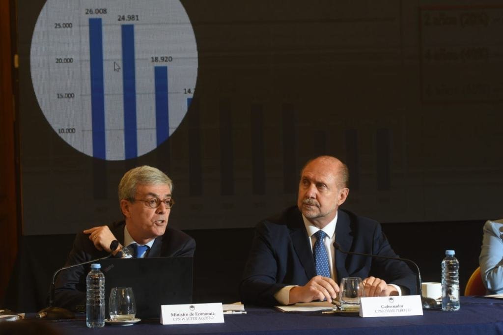 El gobernador y el ministro de Economía de Santa Fe defendieron el acuerdo con Nación por la deuda. Mauricio Garín.