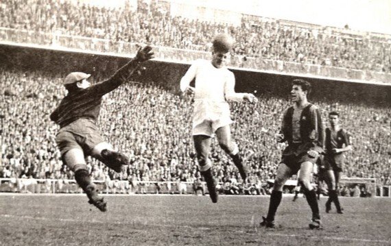 Olsen en acción. El entrerriano quedó en la historia del club madridista.