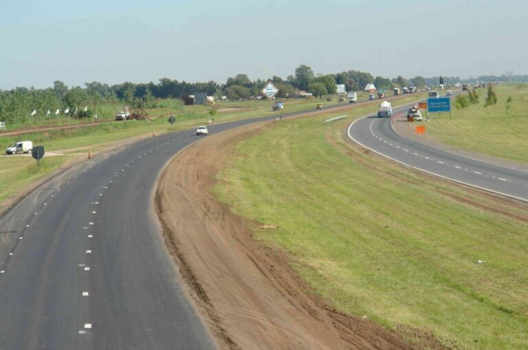 El homicidio se produjo en la autopista interprovincial en jurisdicción de Alvear. Archivo.