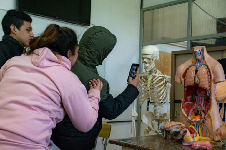 En las facultades con sede en Oro Verde se realizó la primera estación de la Feria itinerante