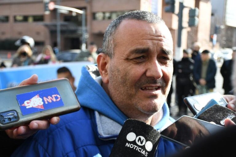 El padre de Gabriel Sanabria se mostró muy agradecido con el personal del HECA. Marcelo Manera.
