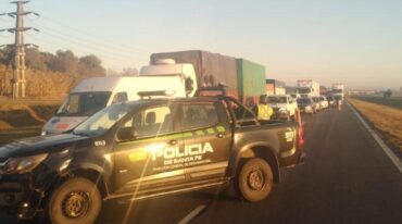 El tránsito debió ser interrumpido en la mano hacia el sur. Gentileza: prensa APSV.
