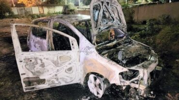 Fue hallado incendiado un auto que podrían ser el de los homicidas en VGG. Marcelo Manera.
