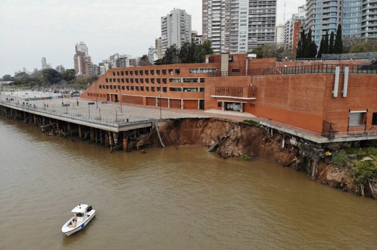 El 23 de julio del año pasado se desmoronó una importante explanada del parque España