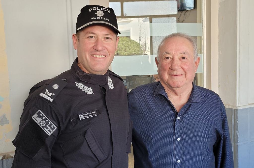 El nuevo jefe regional estuvo acompañado de sus familiares. Mirador Provincial.