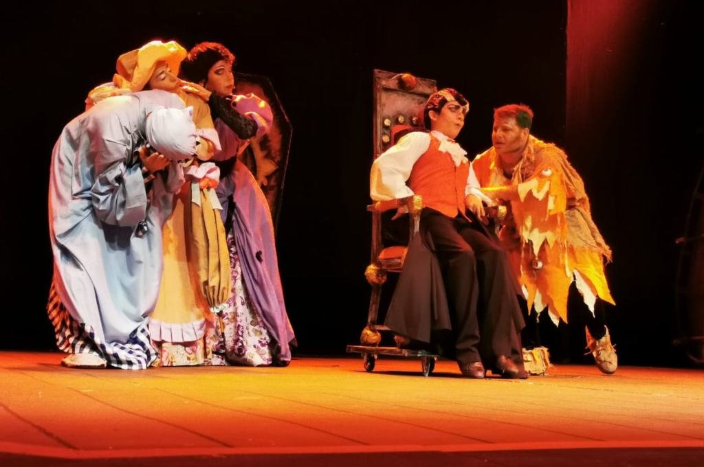 Se presenta la obra Drácula