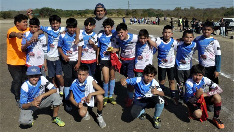 Chicos de la  2010 de la Escuela de Futbol Barrial Infantil Panda.