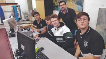 Los estudiantes del último año de cursado de "La industrial" de Reconquista hicieron referencia a su exitosa participación en la convocatoria Cansat Argentina. Las otras dos escuelas elegidas de la provincia son de Rosario y Rafaela. Gentileza.