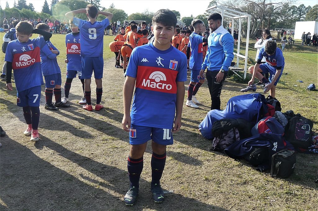 Benja Agüero Maradona y la foto para Mirador Provincial. Marcelo Tortul