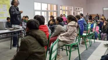 Un grupo de escritores visitó una escuela concordiense