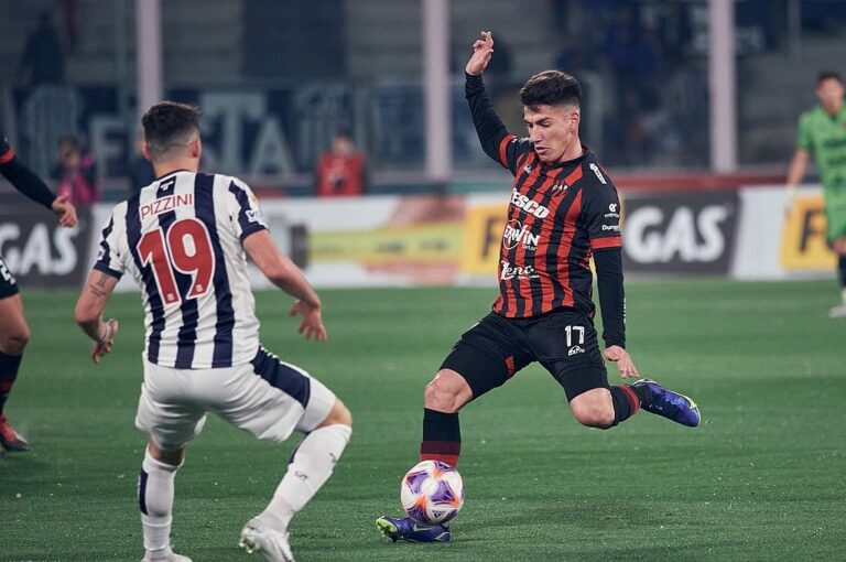 Patronato no perdió ante Talleres y sumó de visitante en un partidazo.  Prensa Patronato