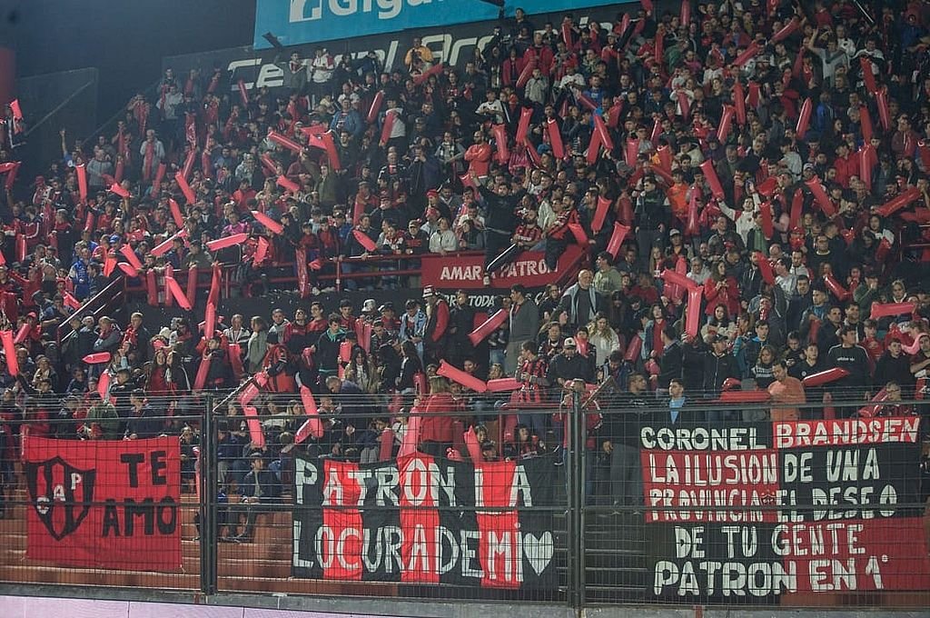Se viene otra fiesta en las tribunas del Grella.