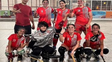 Las chicas de la T festejaron el título.