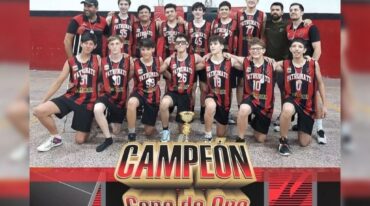 Felices con la Copa de Oro de la División A de la APB.