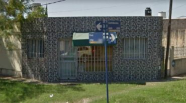 Un hombre de 65 años recibió un disparo por la espalda cuando estaba en una granjita de barrio Belgrano Oeste. Google Street View.