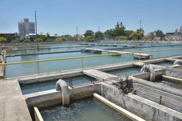 "Los reclamos de los usuarios de Aguas ante el Enress crecieron en promedio un 75% el último año"