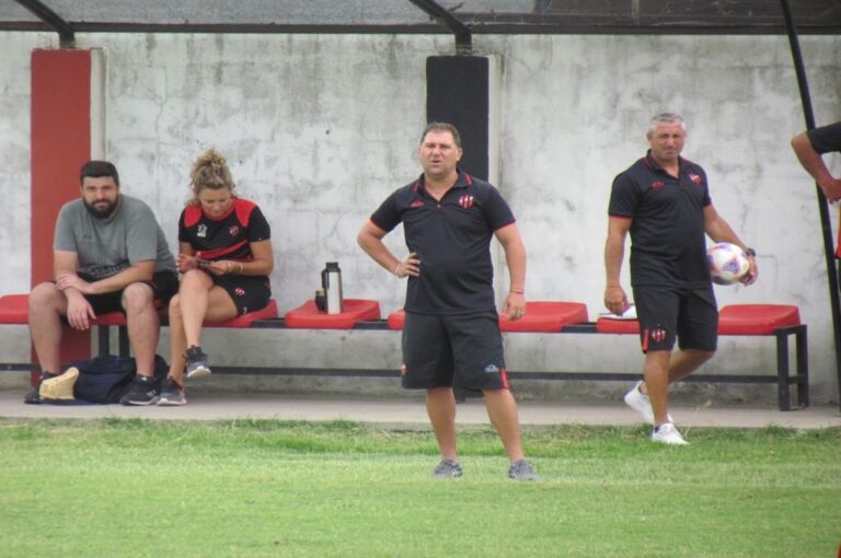 Walter Otta terminó más que conforme con lo hecho por su equipo ante Rafaela. Foto: Gabriel Obelar