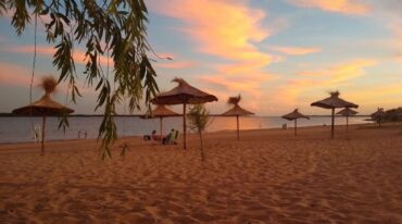 Banco Pelay ofrece un balneario atractivo por su playa y el horizonte desde el cual se vislumbra el vecino país oriental. Aldana Badano