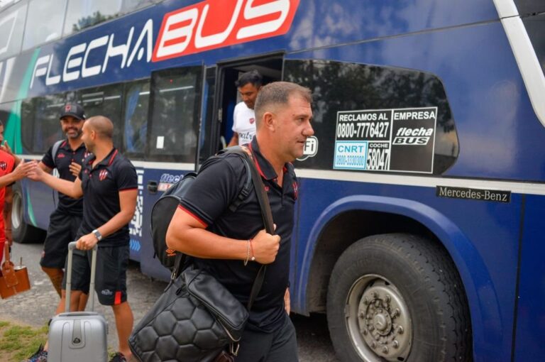 Walter Otta no ocultó su felicidad y conformismo por lo hecho por sus dirigidos.  Foto: Prensa Patronato