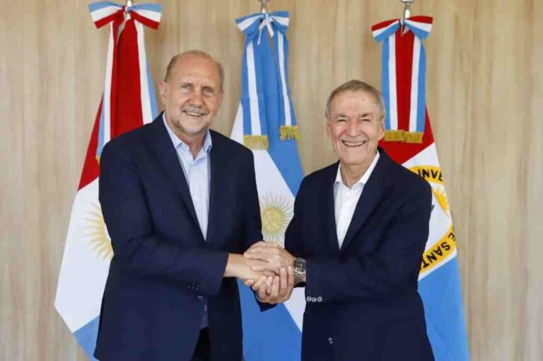 Los dos gobernadores encabezaron el acto en San Francisco. Gentileza: prensa Gobierno de Santa Fe.