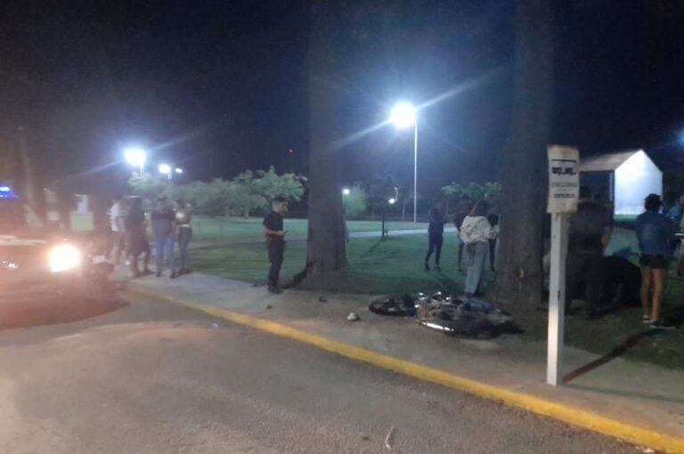 De hecho el conductor había quedado tendido junto al vehículo