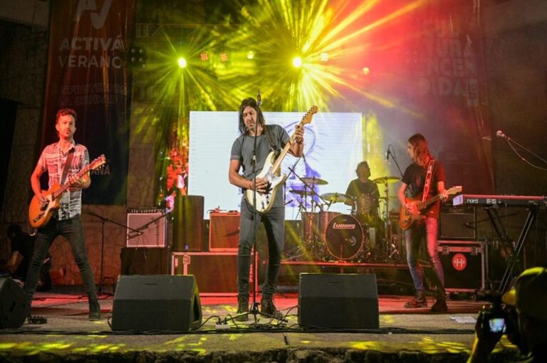 La Mancha de Rolando cerró la tercera noche de Música en el anfiteatro.