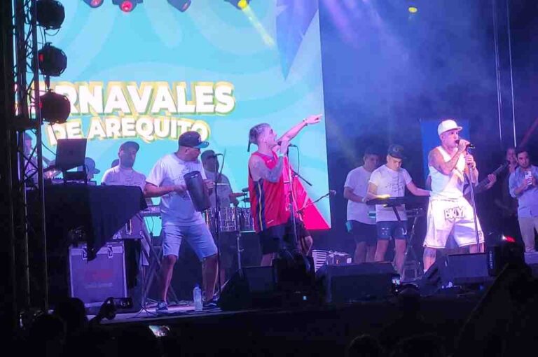 'El Polaco' brindó un show especial en los Carnavales de Arequito. Gentileza.