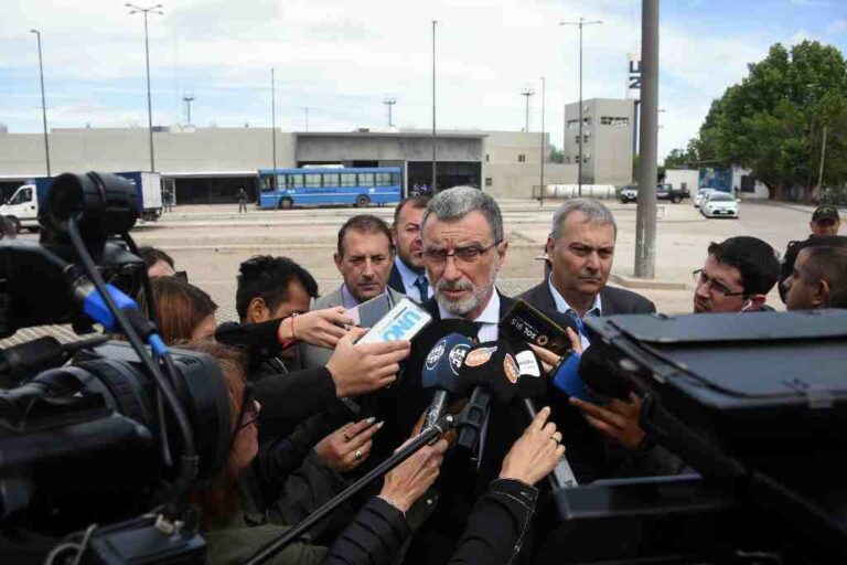 El ministro de Seguridad enfrentó los micrófonos tras una nueva balacera en Rosario. Archivo/Guillermo Di Salvatore.