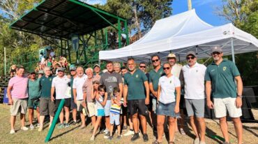 Parte de la Comisión Directiva del Club Tilcara junto con allegados y amigos de la entidad