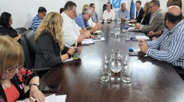 En la Secretaría de Trabajo se volvieron a reunir autoridades de Educación y gremios docentes.