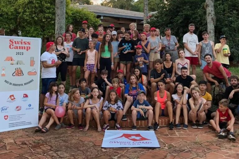 A lo largo de siete días los chicos aprendieron de una manera didáctica y divertida sobre Suiza. Su diversidad cultural y lograrán una aproximación a tres de sus idiomas (alemán