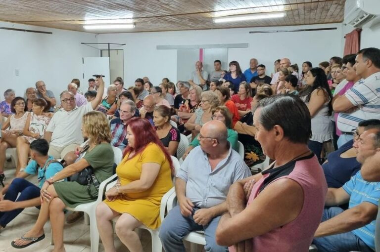 Desde el municipio explicaron que están colocando cámaras de seguridad en puntos estratégicos de la ciudad y la idea es contar con un centro de monitoreo que ayude a prevenir delitos y a poder resolverlos cuando ocurren. Mirador