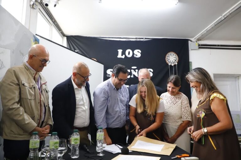 Se presentaron dos ofertas para la ejecución de los trabajos las empresas Delarosa Leticia Natalia y Nardelli Luis Alberto SH
