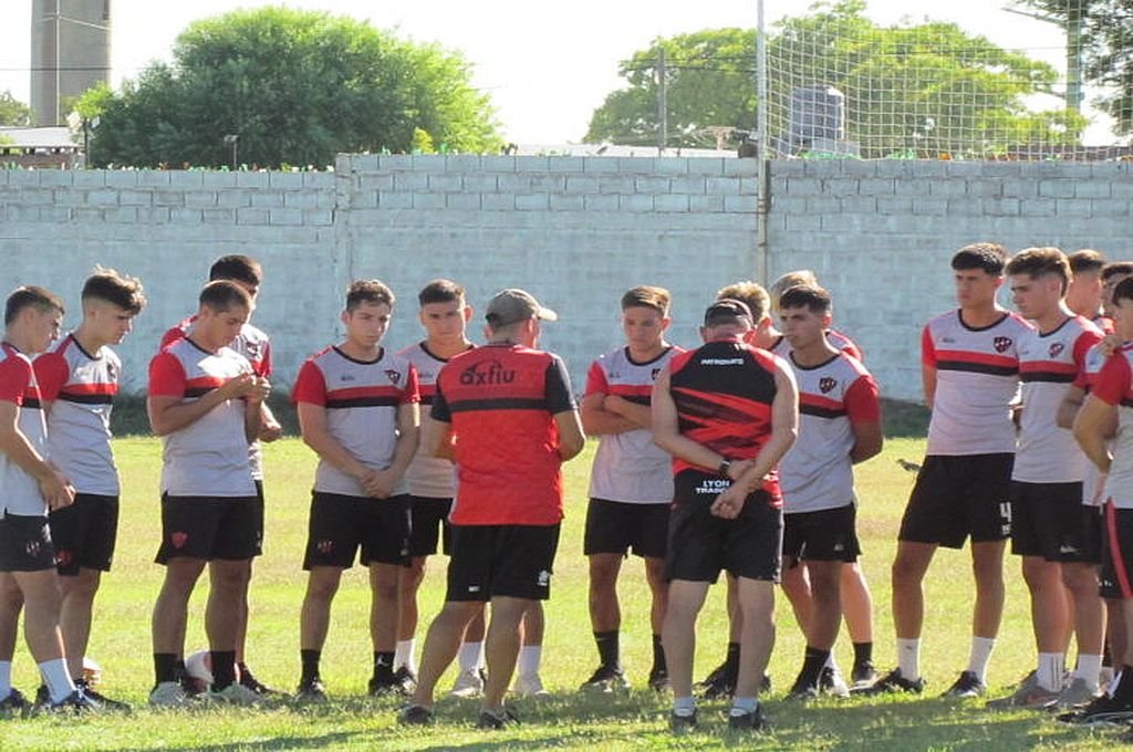 Patronato afrontará la Supercopa Entre Ríos con un plantel juvenil dirigido por Gabriel Graciani. El lunes debutará frente a Atlético Basavilbaso. Código Patrón