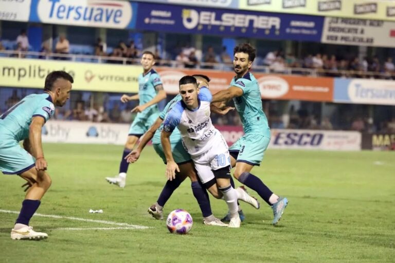 Volver a festejar. La Crema quiere traerse una victoria desde la casa del Bohemio. gentileza La Opinión