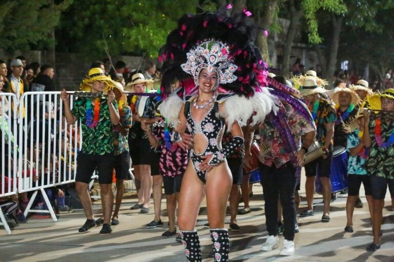 Una vez más el carnaval de nuestra ciudad fue un éxito. Dos noches inolvidables donde también se pudo vivir el tradicional concurso de disfraces