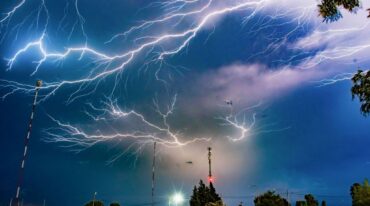 La danza de los rayos en el cielo de Viale. Rodrigo Núñez