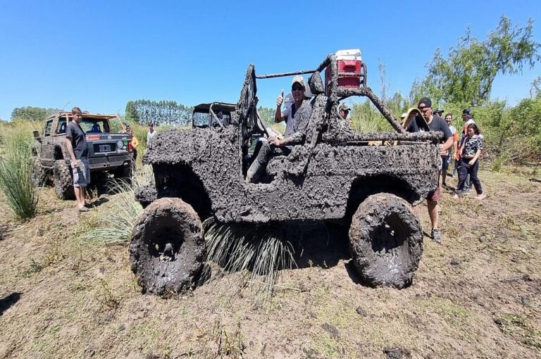 Espectacular evento de Jeep 4 x 4 en Santa Ana.