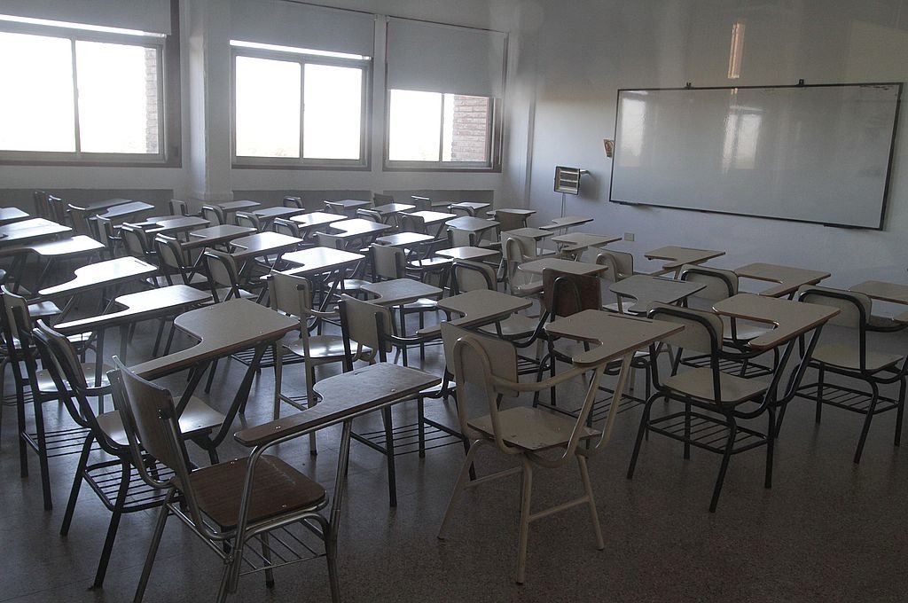 El ciclo lectivo debe comenzar el 1° de marzo. Mientras tanto