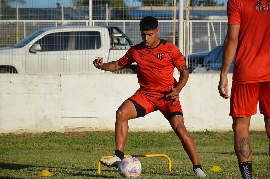 Juan Cruz Esquivel tendrá su oportunidad desde la partida