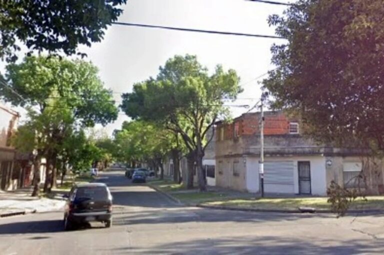 El crimen ocurrió alrededor de las 20 en la esquina de Montevideo y Garzón. Google Street View