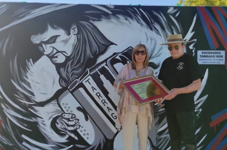 En el Paseo Ribereño el legendario artista chamamecero Antonio Tarragó Ros descubrió una placa recordatoria en memoria de su padre