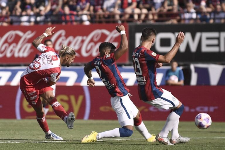 No hace pie. Unión volvió a perder y prolongó su racha adversa. Matías Nápoli