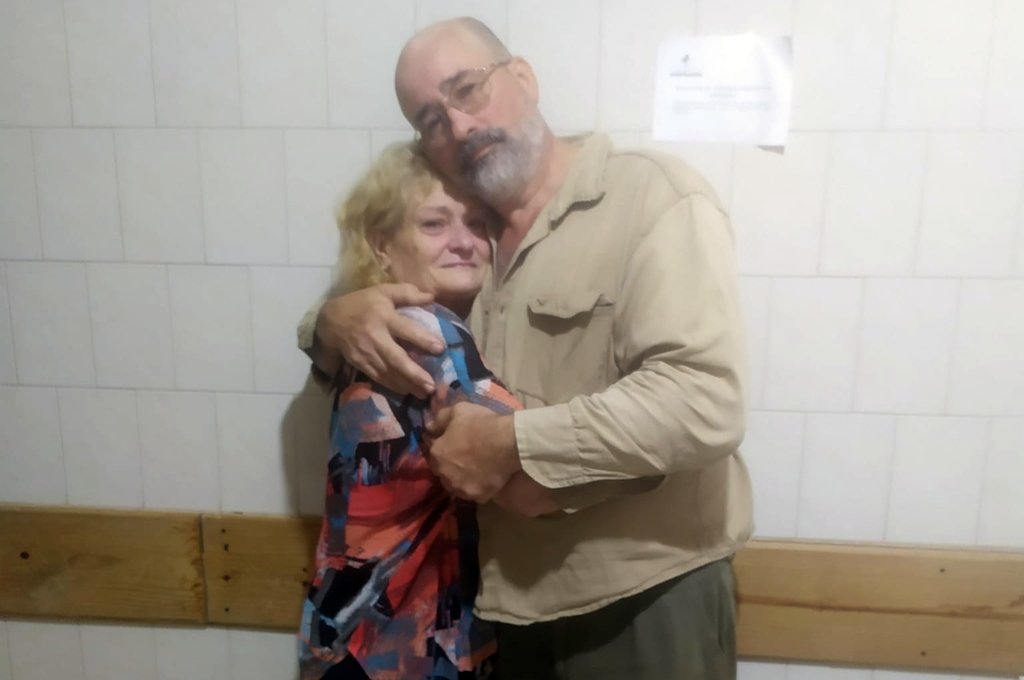 Sandra Gobbo y Oscar Marinucci tuvieron que salir en ambulancia del lugar. gentileza