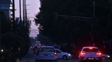 Un corte de energía generó la salida de funcionamiento de miles de semáforos. Archivo