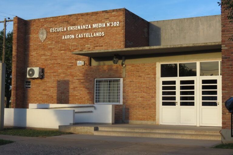 El actual edificio de la escuela clucellense. gentileza