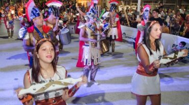La edición 2023 del Carnaval de Paraná se realizó en un tramo de calle Gobernador Maciá. Prensa Municipalidad de Paraná